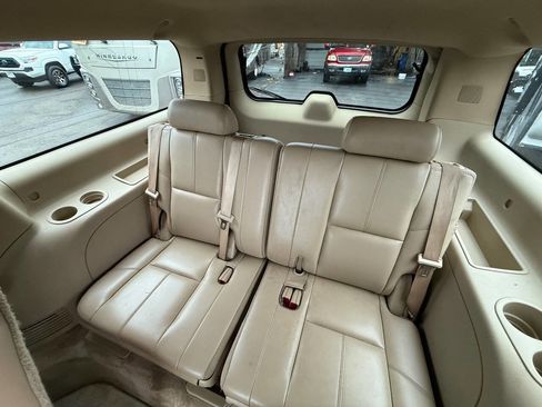 Used 2007 Chevrolet Suburban LTZ w/ LTZ Preferred Equipment Group image 21