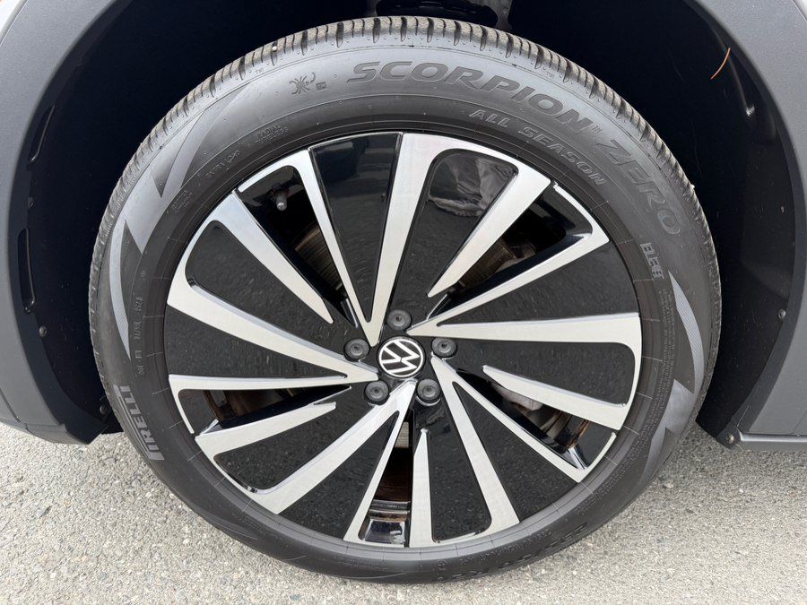 Used 2024 Volkswagen ID.4 Pro AWD/4WD image 44
