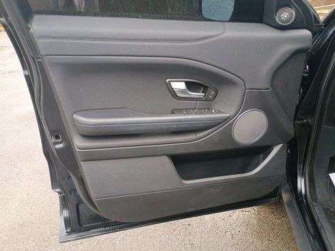 Used 2017 Land Rover Range Rover Evoque SE image 10