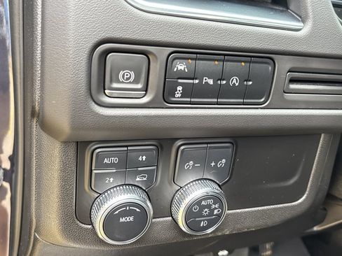 Used 2023 GMC Yukon SLT AWD/4WD image 27