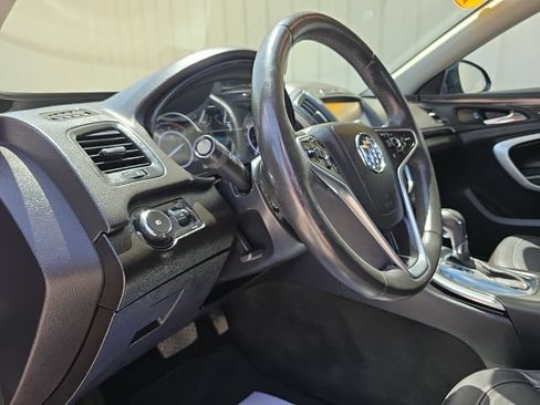 Used 2017 Buick Regal Sport Touring FWD image 16