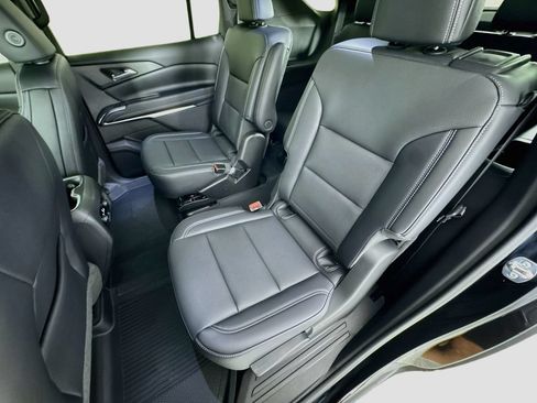 New 2027 Chevrolet Traverse LT w/ Sun and Wheel Package FWD image 23