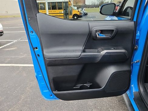 Used 2021 Toyota Tacoma TRD Off-Road w/ Technology Package image 13