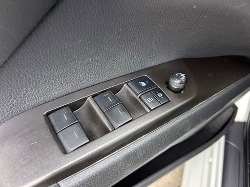 Used 2022 Toyota Camry LE image 24