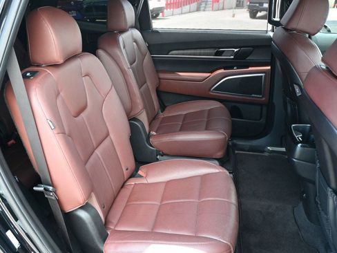 Used 2024 Kia Telluride SX w/ Towing Package FWD image 17