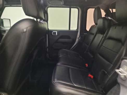Used 2018 Jeep Wrangler Unlimited Sahara w/ Dual Top Group AWD/4WD image 18