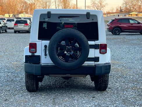 Used 2014 Jeep Wrangler Unlimited Sahara image 4