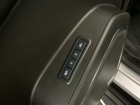 Used 2017 Chevrolet Suburban Premier AWD/4WD image 18