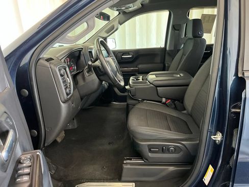 Used 2020 Chevrolet Silverado 1500 LT w/ Convenience Package AWD/4WD image 3