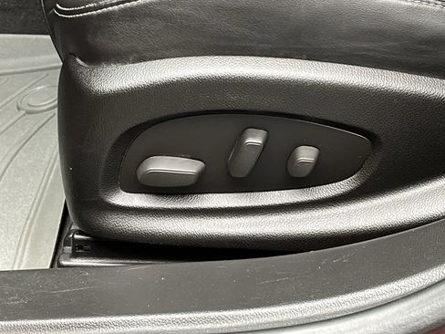 Used 2014 Buick LaCrosse Leather FWD image 9