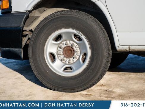 Used 2023 GMC Savana 2500 w/ Driver Convenience Package image 33