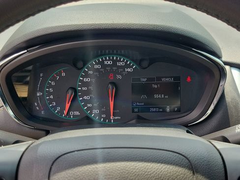 Used 2022 Chevrolet Trax LT w/ LT Convenience Package FWD image 13