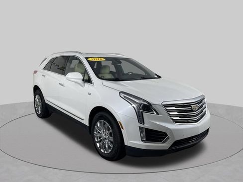Used 2018 Cadillac XT5 Luxury w/ Driver Awareness Package AWD/4WD image 12