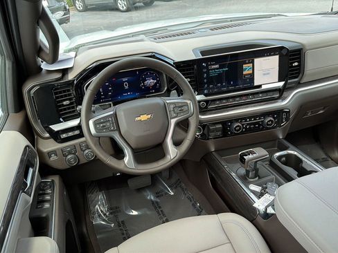 New 2026 Chevrolet Silverado 1500 LTZ w/ LTZ Premium Package AWD/4WD image 18