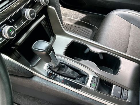 Used 2018 Honda Accord Sport image 15