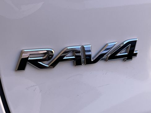 Used 2023 Toyota RAV4 XLE w/ Convenience Package AWD/4WD image 7