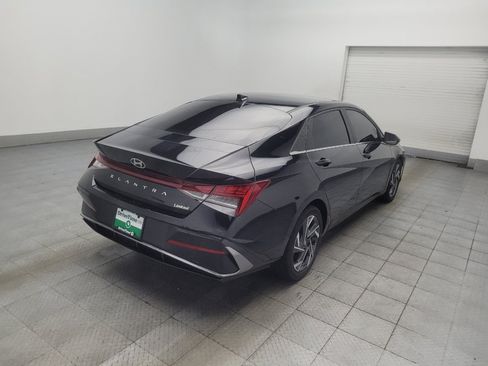 Used 2025 Hyundai Elantra Limited FWD image 9