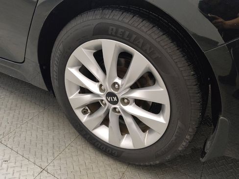 Used 2017 Kia Optima EX image 31