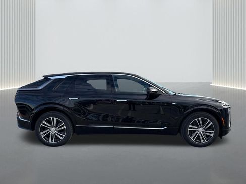 New 2026 Cadillac Lyriq Luxury image 4