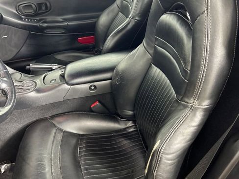 Used 2000 Chevrolet Corvette Base w/ Memory Pkg image 19