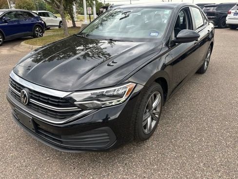 Used 2024 Volkswagen Jetta SE FWD image 7