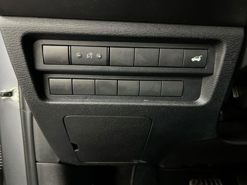 Used 2023 Mitsubishi Outlander SE image 18