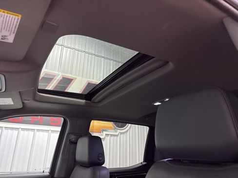 Used 2022 Chevrolet Silverado 1500 LTZ w/ LTZ Premium Package image 14