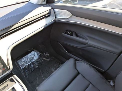 New 2025 Volvo EX90 Ultra image 24