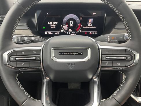 Used 2025 GMC Acadia Denali w/ LPO, All-Weather Package AWD/4WD image 23