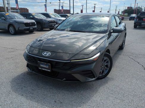 Used 2024 Hyundai Elantra SEL FWD image 1