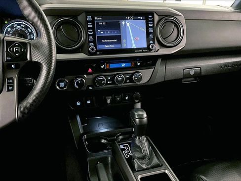 Used 2020 Toyota Tacoma TRD Off-Road image 6