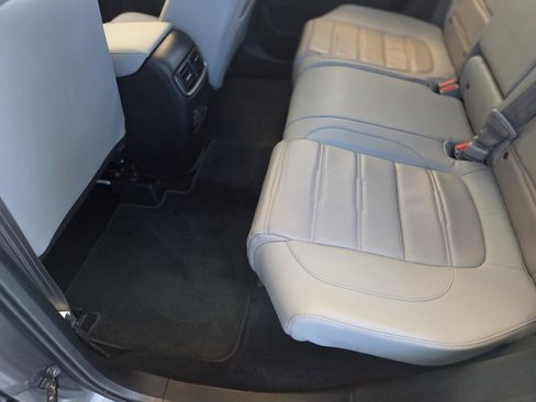 Used 2018 Honda CR-V Touring image 19