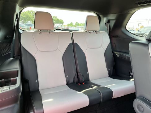 Used 2025 Lexus TX 350 AWD w/ Technology Package image 28
