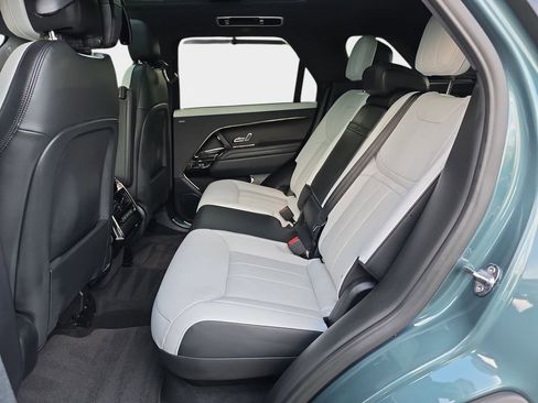 New 2026 Land Rover Range Rover Sport Dynamic SE image 14