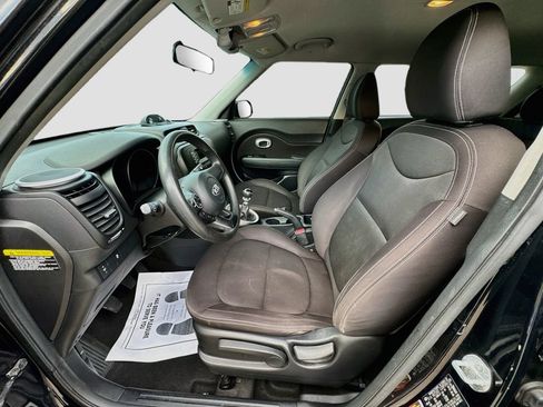 Used 2016 Kia Soul FWD image 22