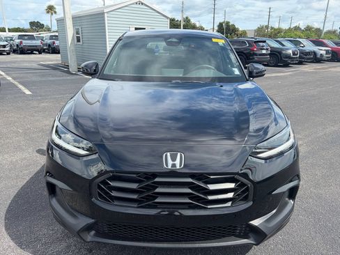 Used 2024 Honda HR-V Sport image 2