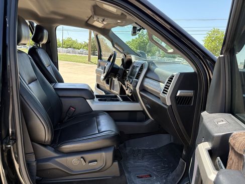 Used 2017 Ford F250 Lariat w/ Lariat Value Package AWD/4WD image 12
