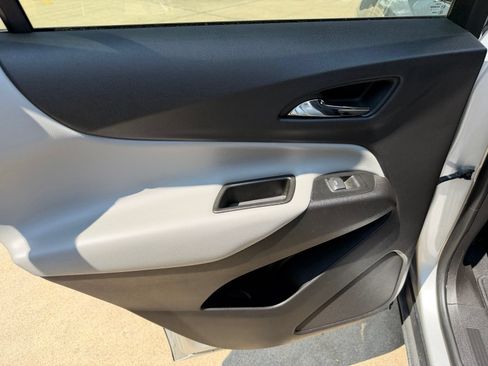 Used 2019 Chevrolet Equinox LT FWD image 23