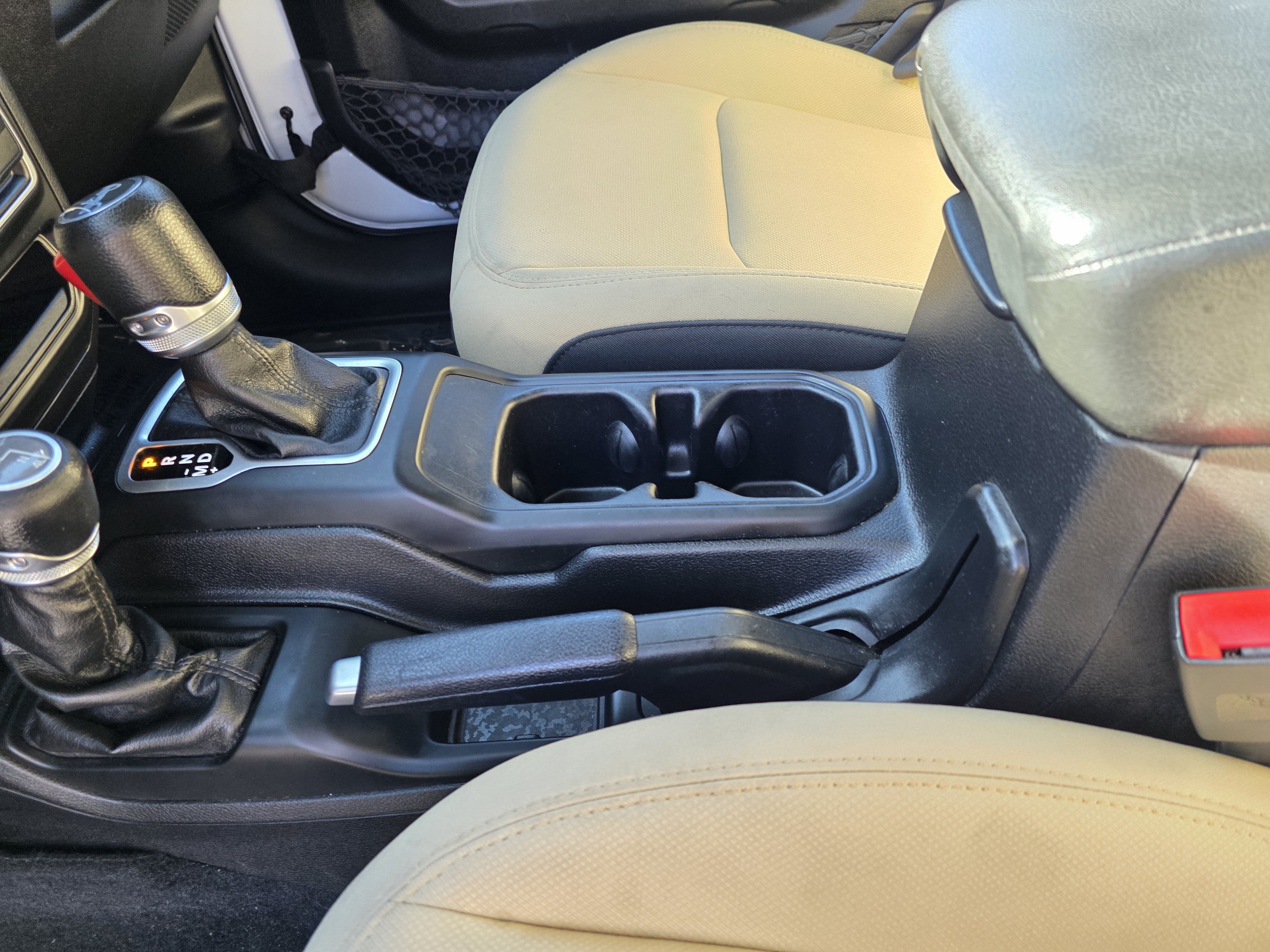 Used 2018 Jeep Wrangler Unlimited Sport AWD/4WD image 11