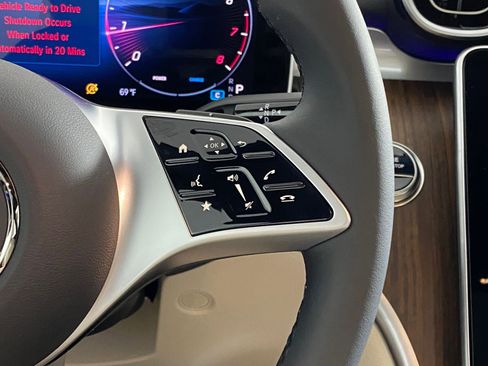 Certified 2025 Mercedes-Benz C 300 4MATIC Sedan image 27