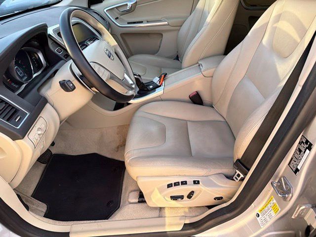 Used 2015 Volvo XC60 T6 AWD/4WD image 13