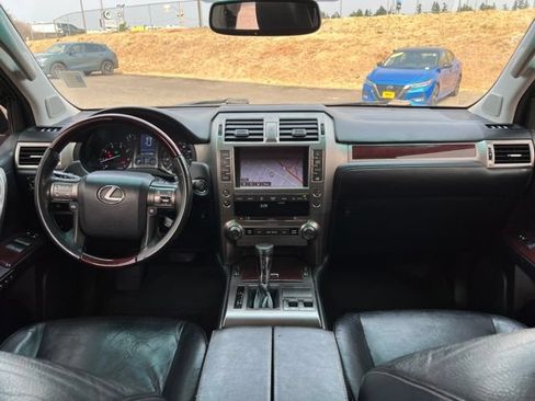 Used 2014 Lexus GX 460 w/ Premium Package AWD/4WD image 9