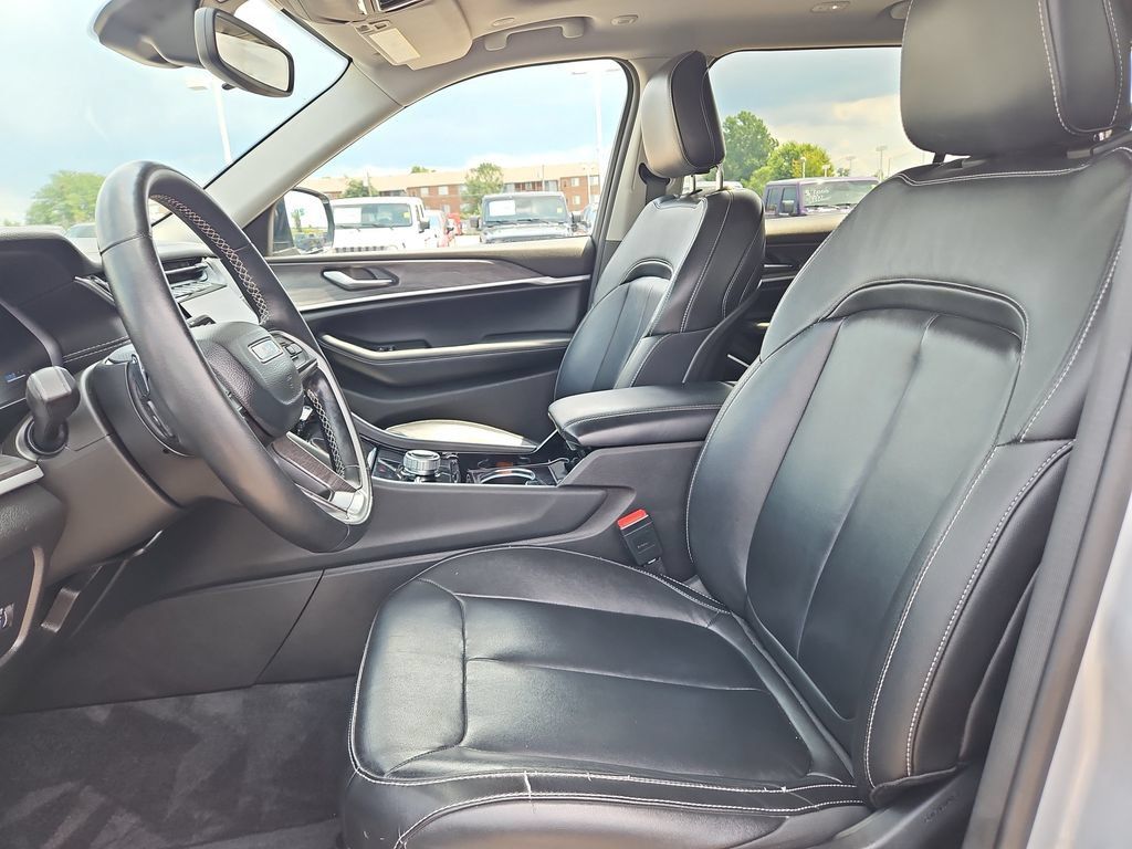 Used 2022 Jeep Grand Cherokee L Limited AWD/4WD image 20