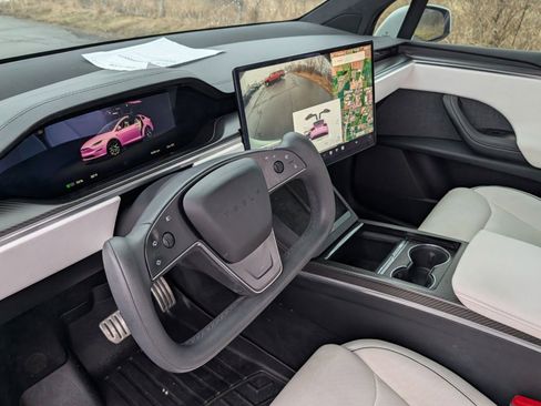 Used 2022 Tesla Model X Plaid image 26