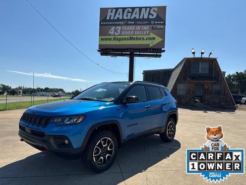 Certified 2025 Jeep Compass Trailhawk AWD/4WD image 1