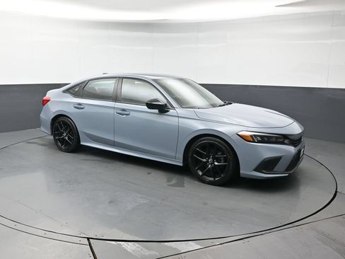 Used 2023 Honda Civic Sport image 8