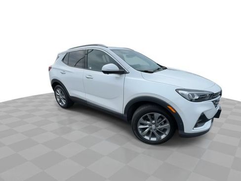 Certified 2022 Buick Encore GX Essence w/ Advanced Technology Package AWD/4WD image 2