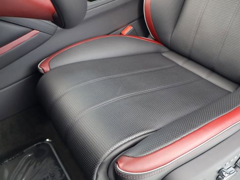 Certified 2023 Bentley Bentayga Speed AWD/4WD image 9