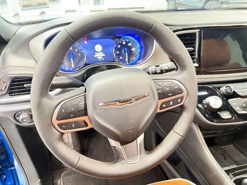 New 2026 Chrysler Pacifica Pinnacle image 19