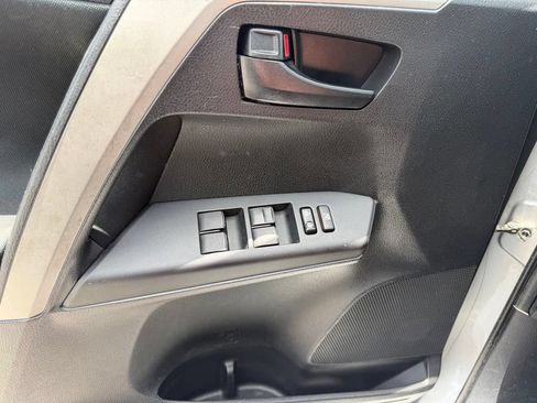 Used 2016 Toyota RAV4 LE FWD image 27